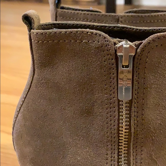 NWOT BCBG Tan Booties - Picture 3 of 3